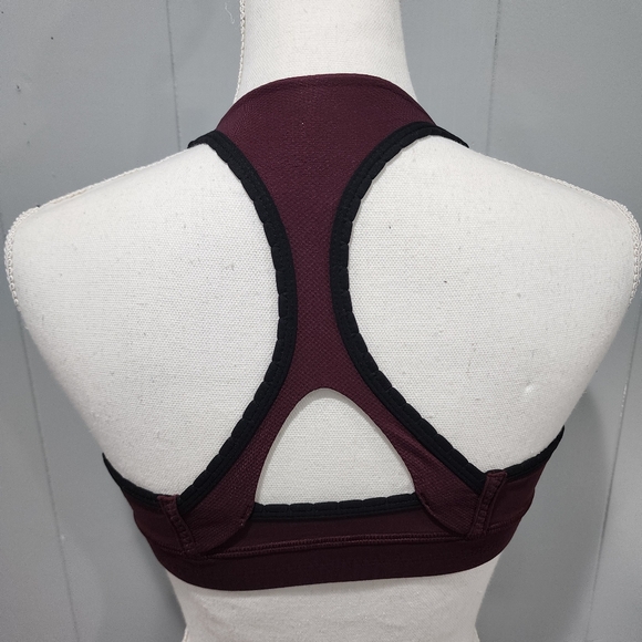 Lululemon Breath of fire Bra in Bordeaux Drama 6 - Picture 7 of 9